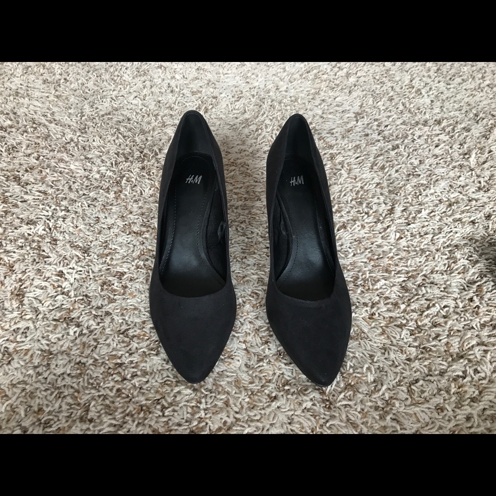 H&M black pumps